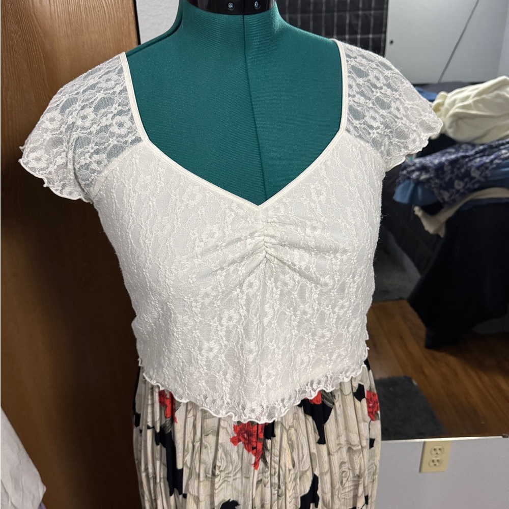 Abound cream Lace crop top with Ruched Front